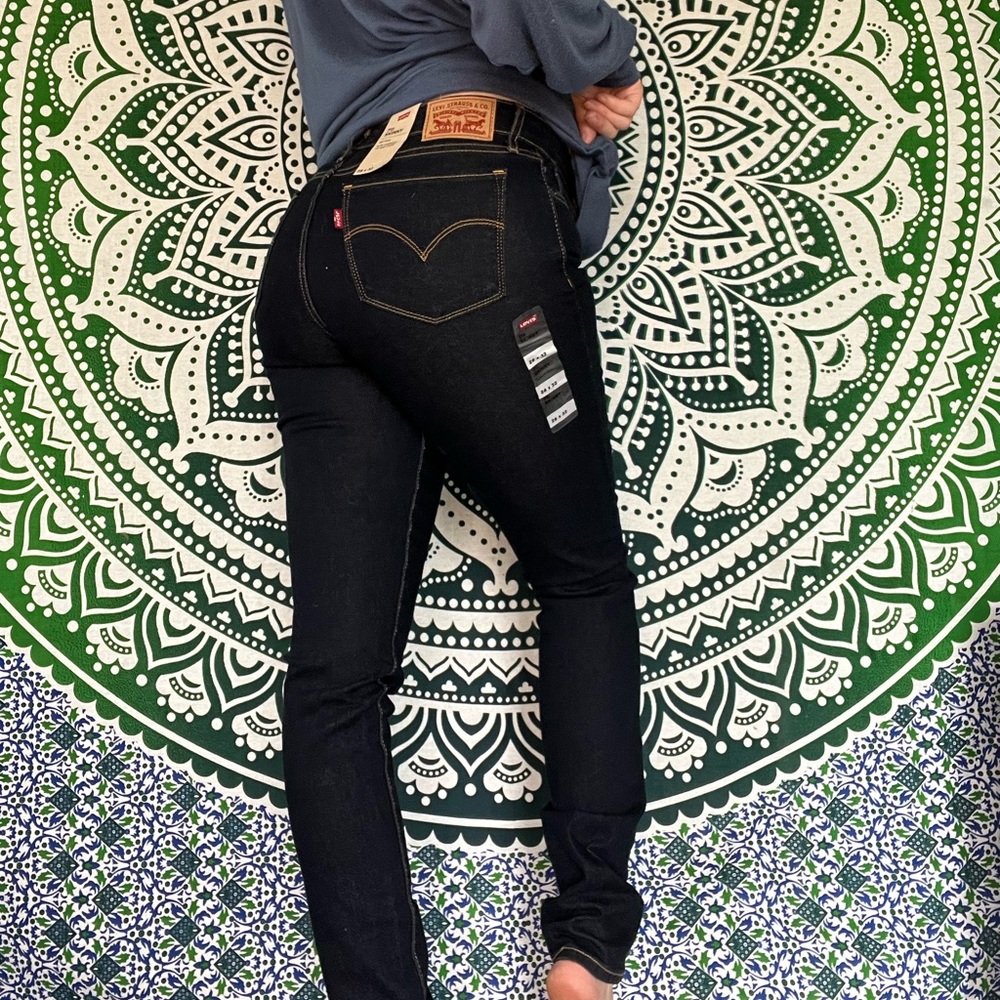 LEVIS jeans 711 • 2 - 26/32